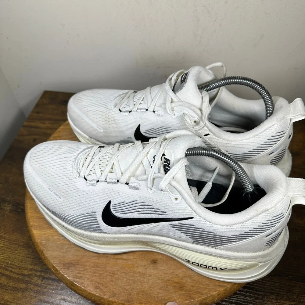 Nike Air Zoom Vomero 18 Mens Running Shoes White Black HM6803-101 Size 11.5